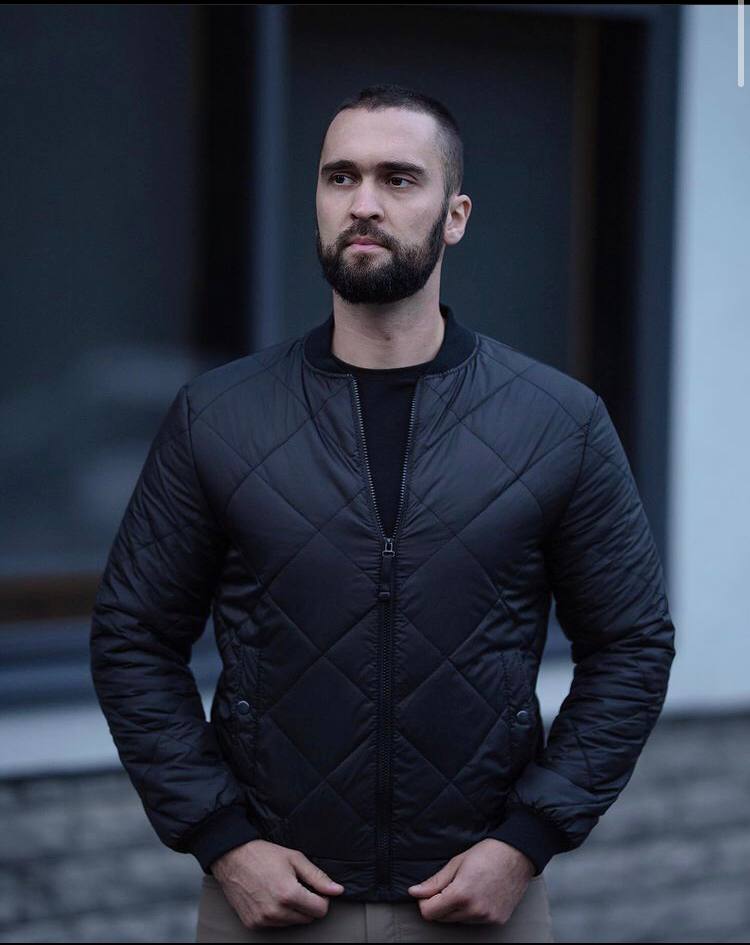 Чоловічий бомбер стьоганий чорний